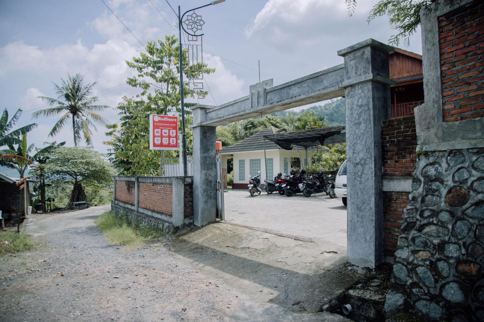 Capital O 91837 Villa Bukit Leddu Kuripan  Esterno foto